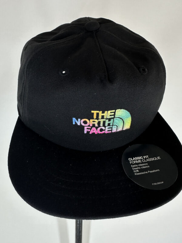 THE NORTH FACE Gorra Negra Cerrada