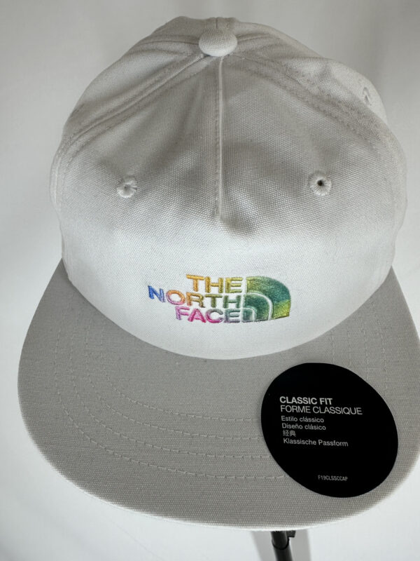 THE NORTH FACE Gorra Blanca Cerrada